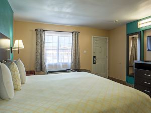 Pinn Road Inn and Suites Lackland AFB and Seaworld