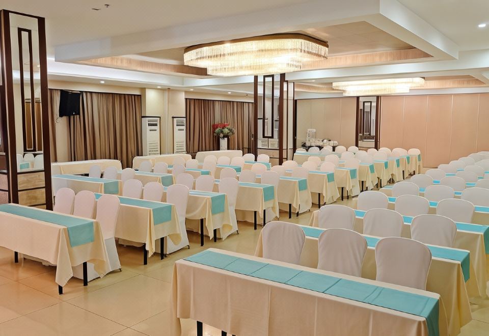 2. 만다린 플라자 ..