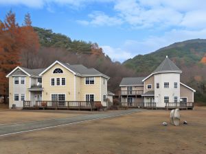 Jecheon Caravan the Green & Auto Camping Pension