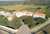 Greet hôtel Pont du Gard - Route d'Avignon Hotels in Estézargues