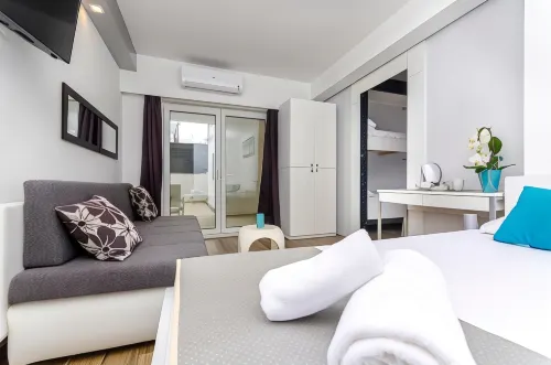 All Saints Suites B&b Kastela