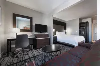 Fairfield Inn & Suites Boston Cambridge Các khách sạn gần Đại học Harvard