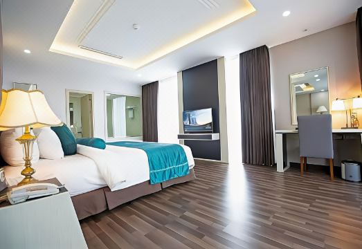 2. 센트럴 호텔 탄..