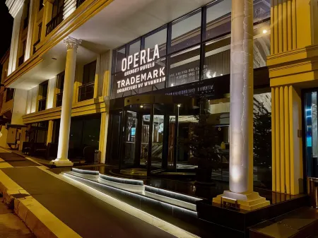 Operla Airport Hotels, Trademark Collection by Wyndham