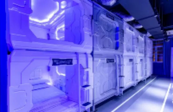 MET A Space Pod @ Arab Street Singapore Hotel berhampiran F1 Pit Building