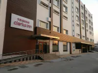 Triguna Clarks Inn Kurnool