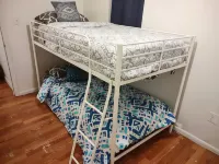 Twin Bunk-Style Bedroom Close to Downtown