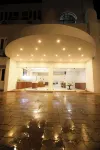 The Swagath Grande by Zeeyatt Regency Hotels near Sirumalai Reserved Forest