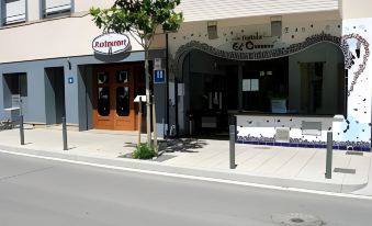 El Camí Hotel - Housity