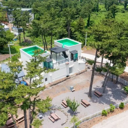 Jeju Solsup Pension Отели рядом с достопримечательностью «Лес Биджарам»