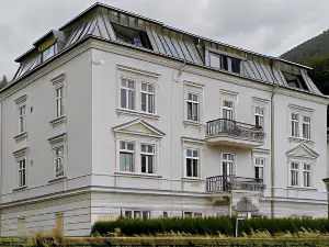 Romantik Residenz (Ferienwohnungen Hotel Im Weissen Rössl) - Dependance