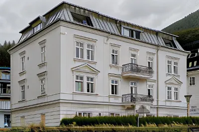 Romantik Residenz (Ferienwohnungen Hotel Im Weissen Rössl) - Dependance Hotels near St.Wolfgang