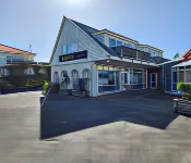 U Studios Paraparaumu Beach Hotel dekat Raumati Beach Church