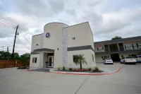 Crystal Inn