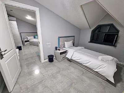 REVEL HOTEL Hotels in Urtasaray