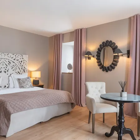 Hôtel Traiteur les Ormes, the Originals Relais