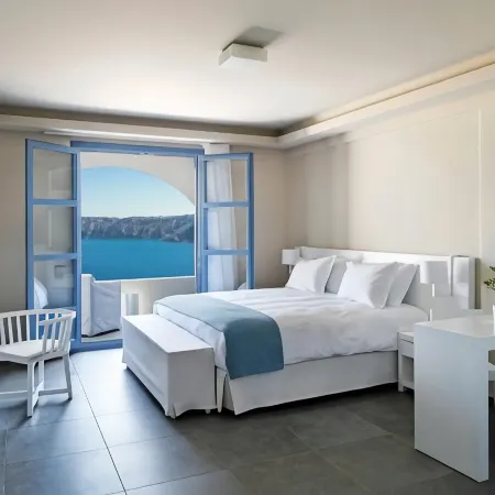Acroterra Rosa Luxury Suites & Spa Отели рядом с достопримечательностью «Белый пляж»