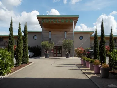 Bio-Motel Hotels in Pérouges