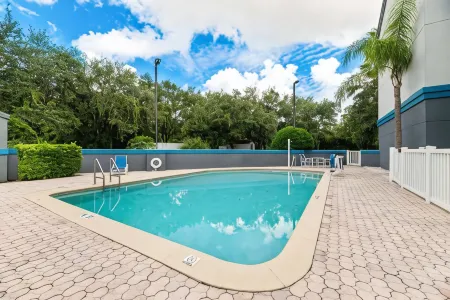 Suburban Studios Orlando - Ocoee-Winter Garden Отели в г. Окои