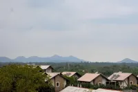 Blue Sky Hotel Yala - Bãi đậu xe