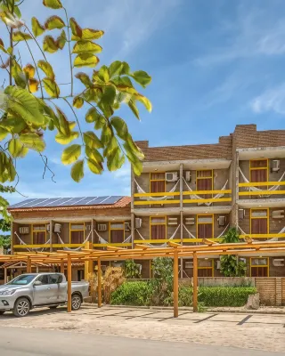 Lua Pousada Hotels near Praia do Meio