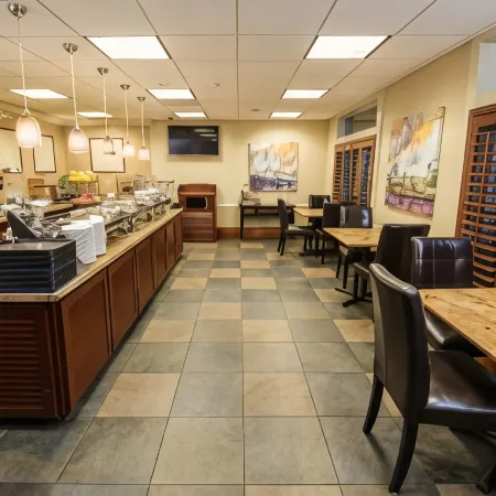 West Inn & Suites