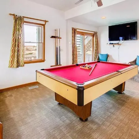 Oceanfront Pet-Friendly House with Private Pool in Salvo
