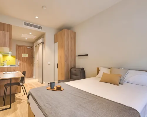 Livensa Living Studios - Valencia Viveros Hotels near Campanar