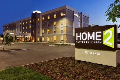 Home2 Suites by Hilton West Edmonton Hotels in der Nähe von Giant Baseball Bat