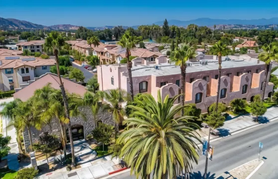 波莫納展覽中心舒適酒店