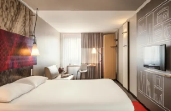 Ibis Paris Place d'Italie 13ème Hotels near Fresque murale Jeune graffeuse