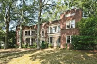 The Home Collection CLT: 500 Queens