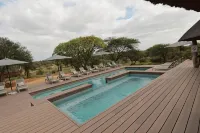 Tshukudu Game Lodge - Hot Tub