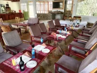 Hillstone Safari Lodge - bar