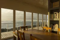 Whalesong Lodge Hotels in De Kelders