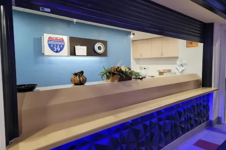 Modern Stay 39 Lakeview by OYO Minonk Garden