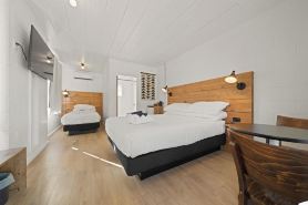 Triangle Motel