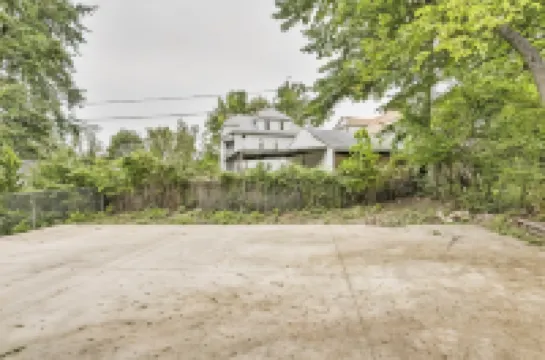 Cozy Springfield Apartment, Close to Parks!