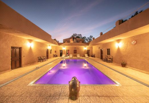 롬므 뒤 데제르 수영장