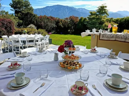 Te Mahuru Retreat Отели рядом с достопримечательностью «Point Kean Viewpoint»