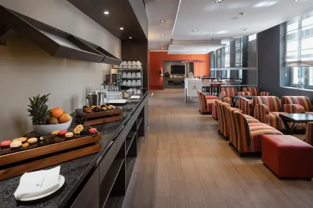 Martin's Klooster Отели рядом с достопримечательностью «University Library & Bell Tower»