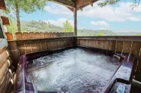 Hunter's Hideaway 2 Bedroom Cabin by RedAwning