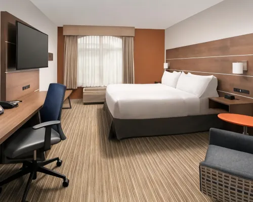 Holiday Inn Express & Suites BALTIMORE - BWI AIRPORT NORTH by IHG Hotels in Linthicum Heights