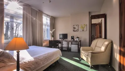 Hotel le Monte Cristo Отели рядом с достопримечательностью «Collegiale Saint-Vincent de Soignies»