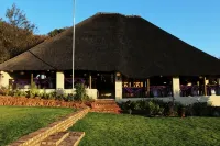 La Montagne Guest Lodge Hotels near Lion & Safari Park