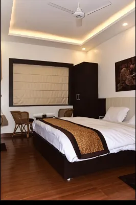 Hotel Shivalaya,Gaya Các khách sạn gần Lomas Rishi Cave