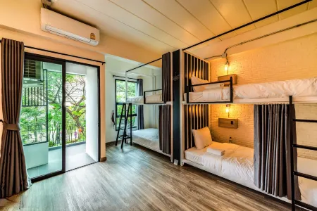 Bangkok Oasis Hotel