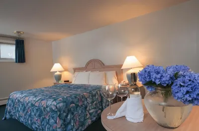 Southfleet Motor Inn Hotels near Wellfleet Drive-In