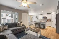 Lots of extras! Pickleball, corn hole, ping pong table, beach toys!