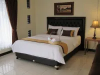 Homestay Anggrek Hotels in South Tarogong